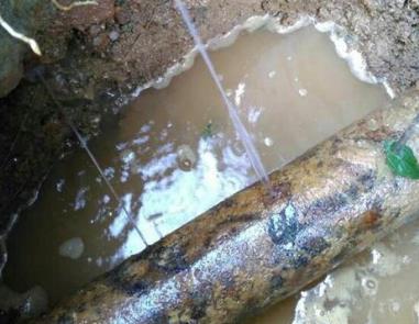 驻马店市楼顶渗水维修公司分享下地暖漏水的原因及检测方法。